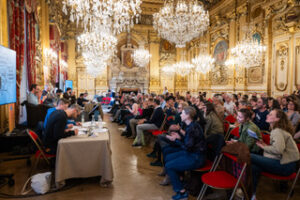 7-03 Les politiques sont ils des produits-4858